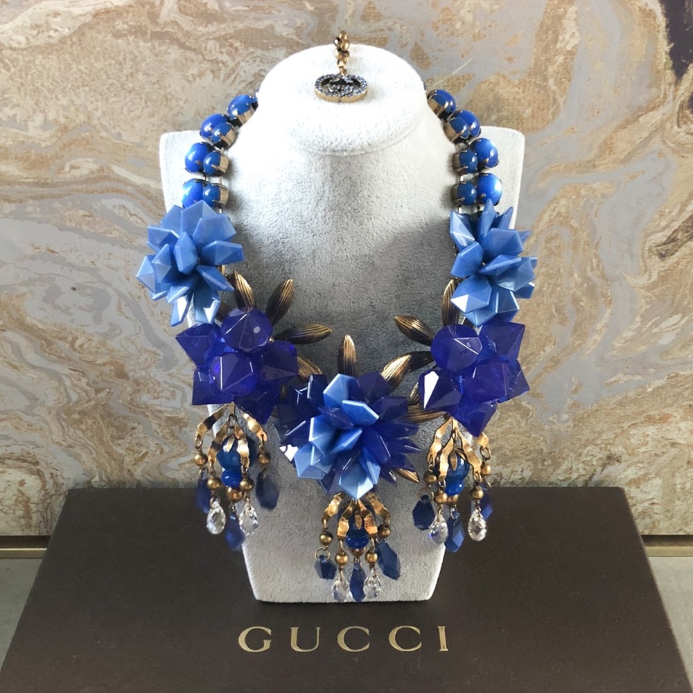 Gucci Crystal Resin Strass Flower Motif Necklace - Picture 3 of 8